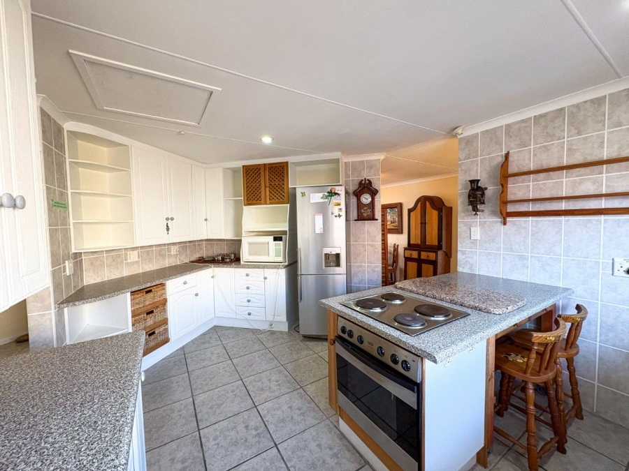 3 Bedroom Property for Sale in Stilbaai Western Cape